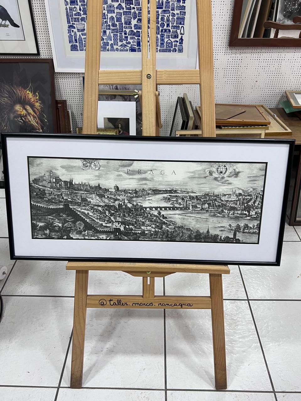 Grabado antiguo vista de Praga enmarcado en marco negro con passpartú blanco