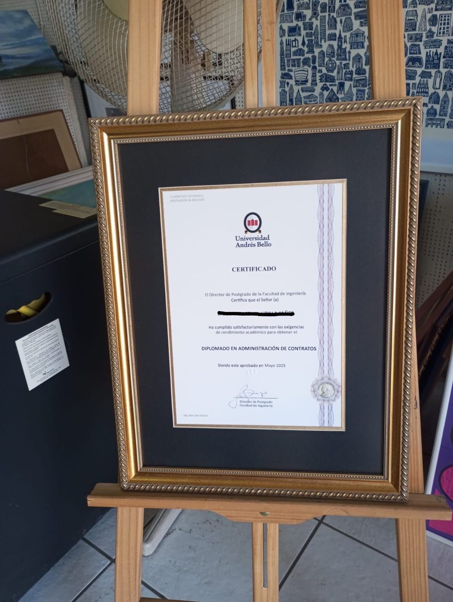 Certificado Universidad Andrés Bello enmarcado
